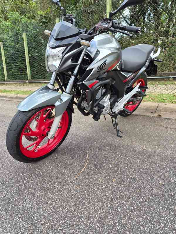Honda CB Twister 250F 2018 — foto 2