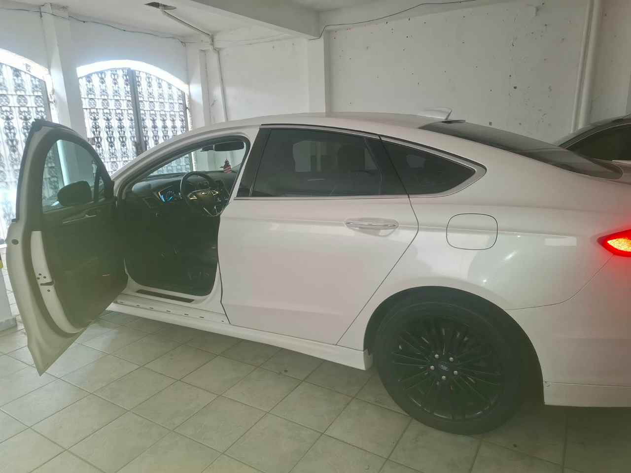 Ford Fusion Hybrid 2.0 2013/2014 — foto 3
