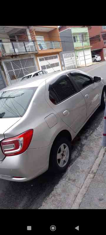 Renault Logan 2015 — foto 2