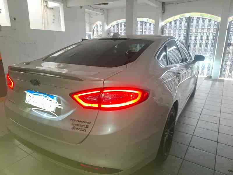 Ford Fusion Hybrid 2.0 2013/2014 — foto 7