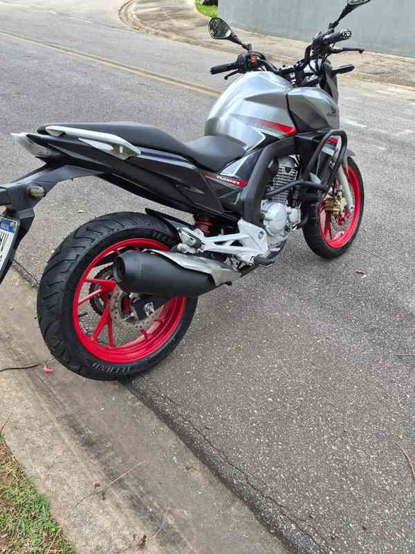 Honda CB Twister 250F 2018 — foto 3