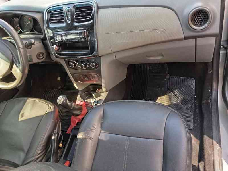 Renault Logan 2015 — foto 6