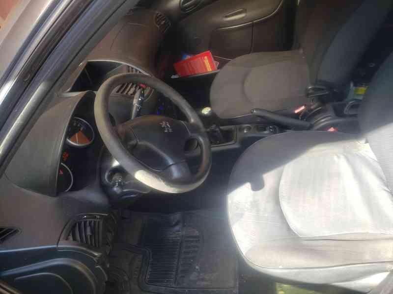 Peugeot 207 X-Line 1.4 Flex 2010/2011 — foto 4