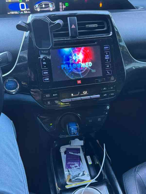 Toyota Prius 1.8 16V Híbrido Automático 2016 — foto 9