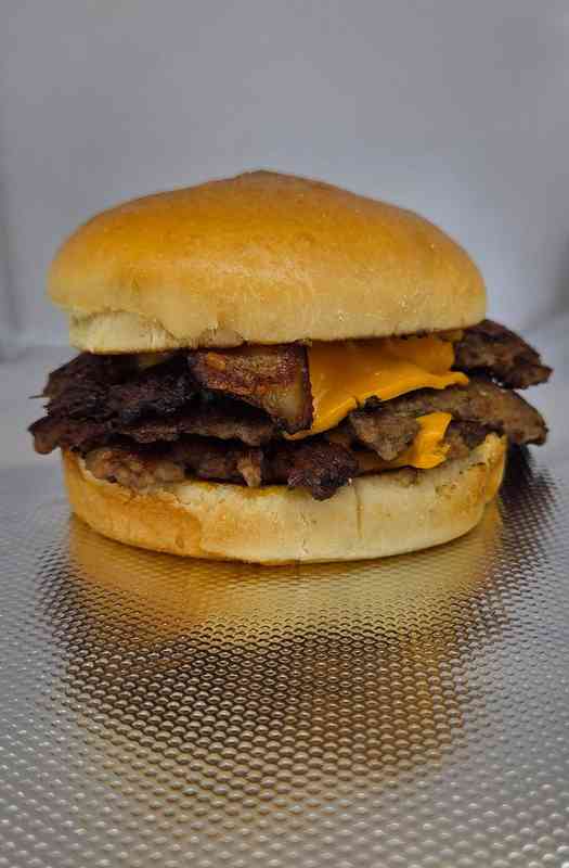 Smash Duplo e Triplo com Cheddar e Bacon — foto 2