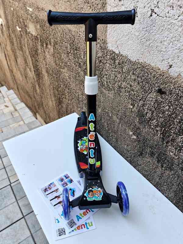 Patinete Infantil 3 Rodas com Luzes LED — foto 3