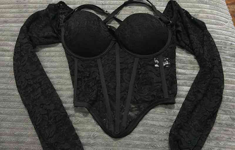 Roupas femininas variadas — foto 6