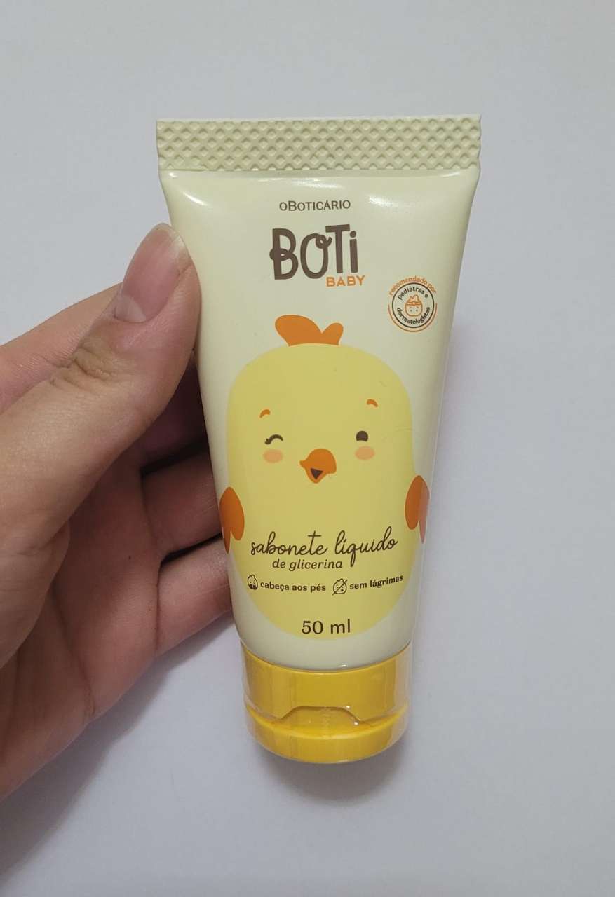 Perfumes e cosméticos variados — foto 4