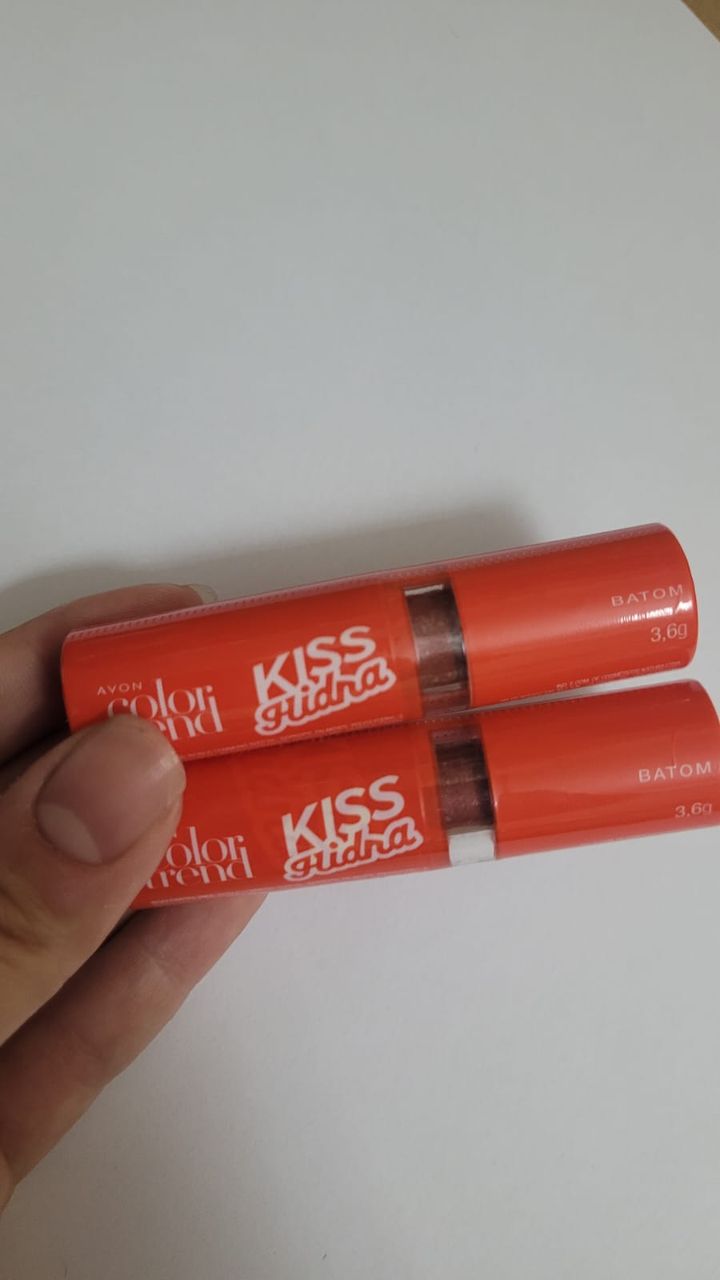 Perfumes e cosméticos variados — foto 7