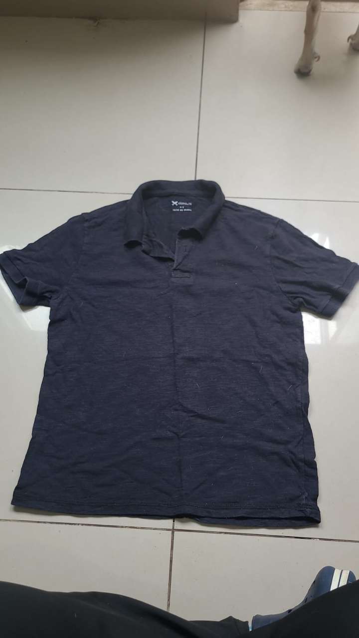 Roupas e acessórios femininos variados — foto 27