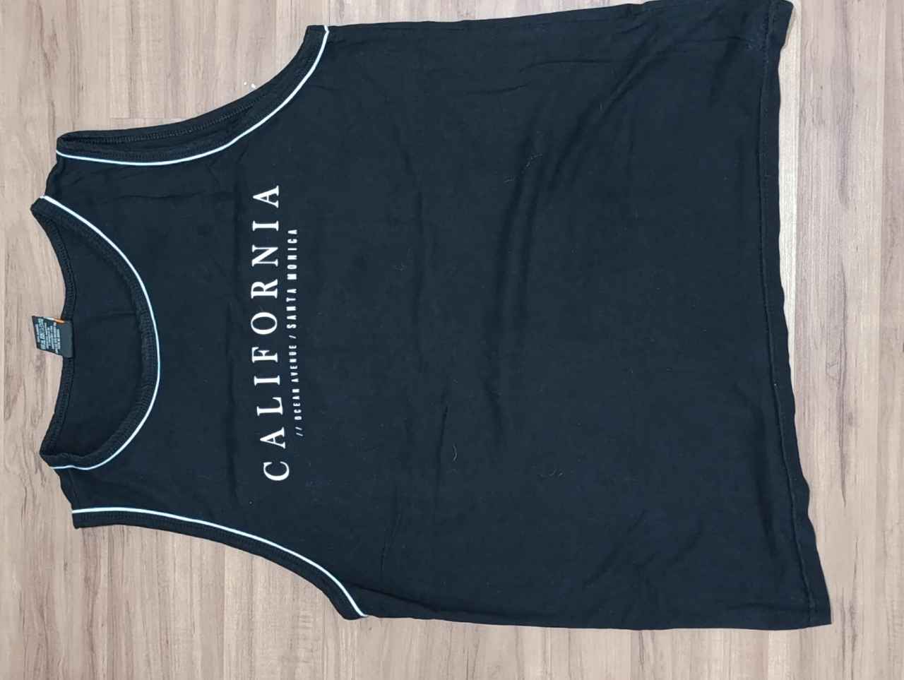 Roupas masculinas infanto-juvenis variadas — foto 5