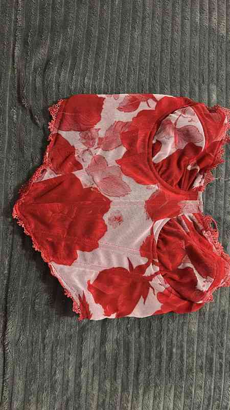 Roupas femininas variadas — foto 7