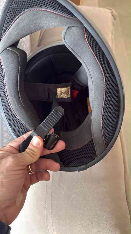 Capacete pouco usado — foto 3