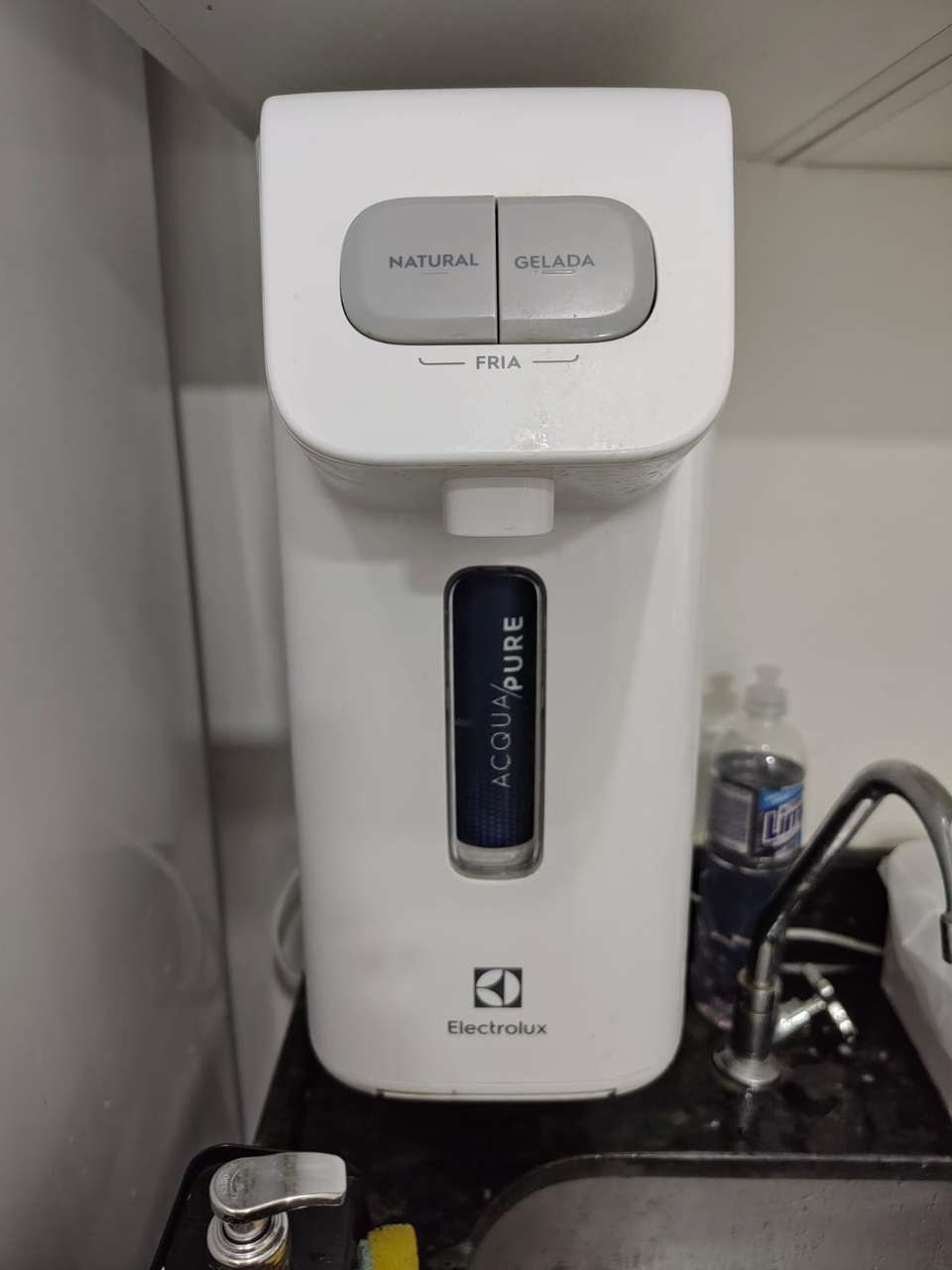 Ar condicionado, purificador, luminária e cadeira — foto 2