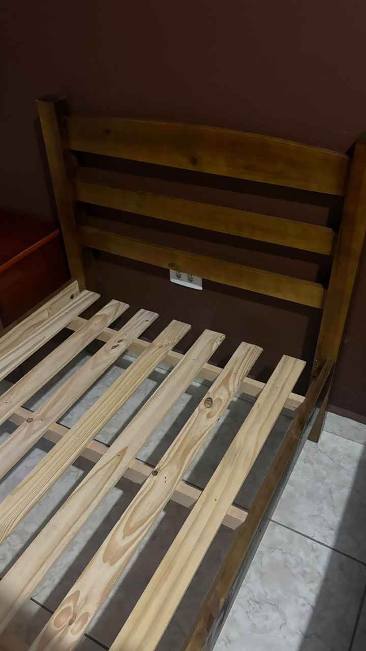 Cama de solteiro com colchão de molas — foto 4
